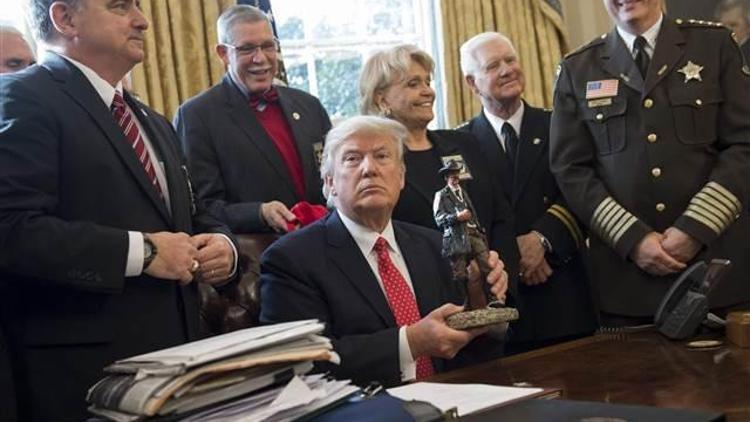 Donald Trump 12 şerifi Beyaz Saray’da ağırladı