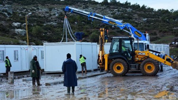 Depremin vurduğu Ayvacıkta, çadır yerine konteyner kent kuruluyor