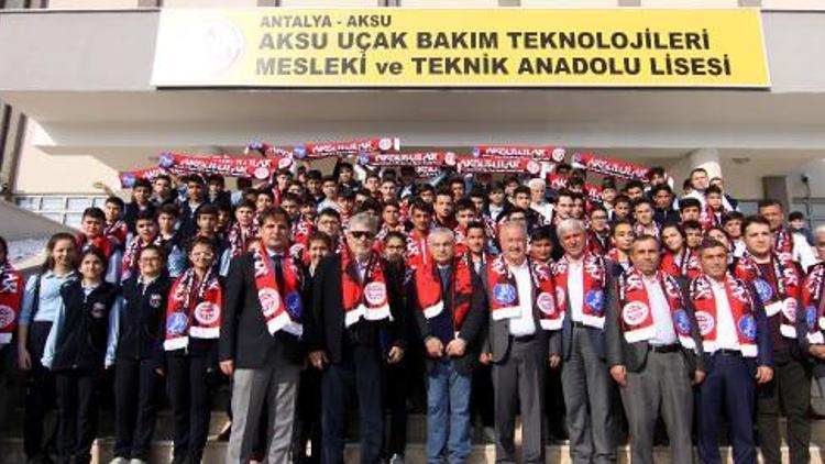 Antalyaspor Teknik Direktörü Çalımbay: Etoo, benim çok iyi bir yardımcım