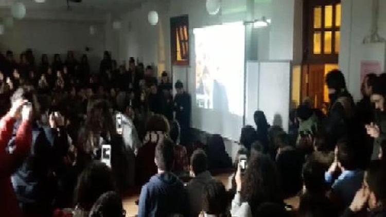 Boğaziçi Üniversitesinde ihraç edilen akademisyen için sessiz eylem