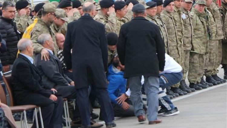 Fırat Kalkanı şehidinin kardeşi törende fenalık geçirdi