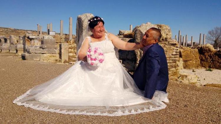 Kaçarak evlenen çiftten, 29 yıl sonra dillere destan düğün