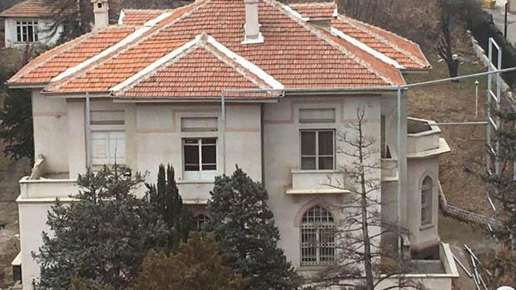 Renda Köşkü’nün başına gelmeyen kalmadı