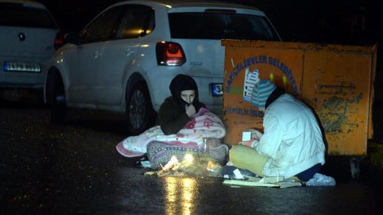 Suriyeli ailenin soğukla mücadelesi