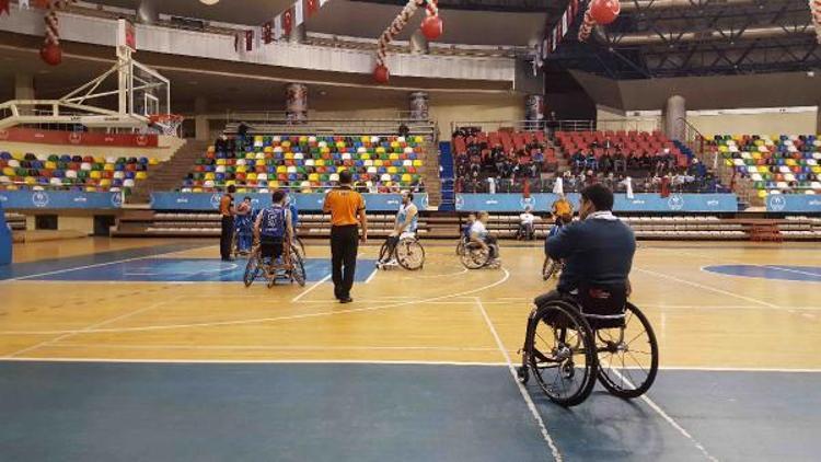 Bağcılar Belediyesi Tekerlekli Sandalye Basketbol Takımı 3’te 3 yaptı