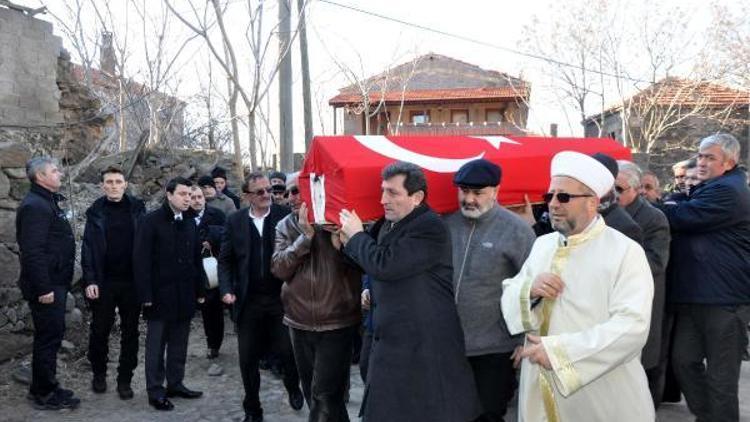 Dikili Kaymakamı Sezgin kansere yenildi (4)