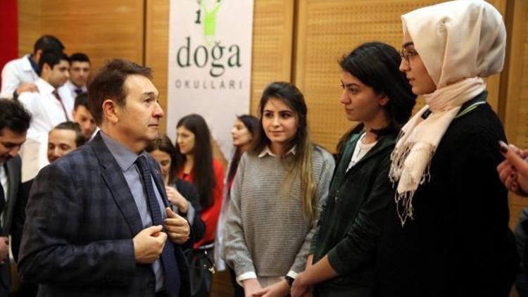 AGÜ Rektörü Sabuncuoğlu, üniversite adayı öğrencilerle buluştu