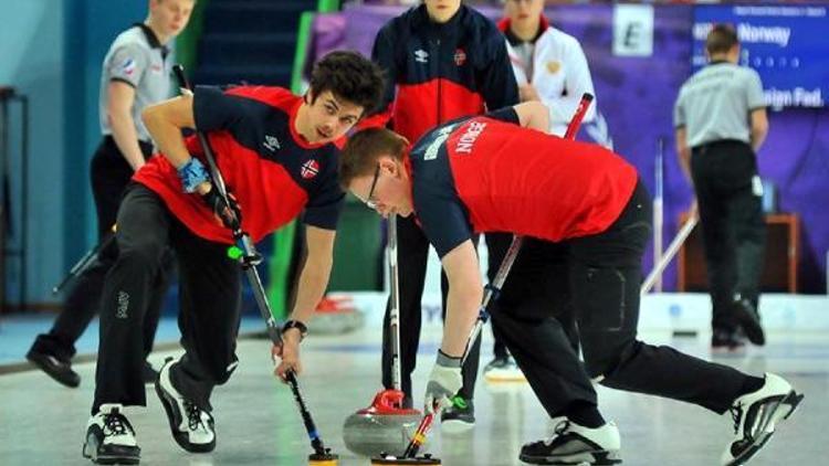 Curling erkeklerde Slovenya ve Norveç galip