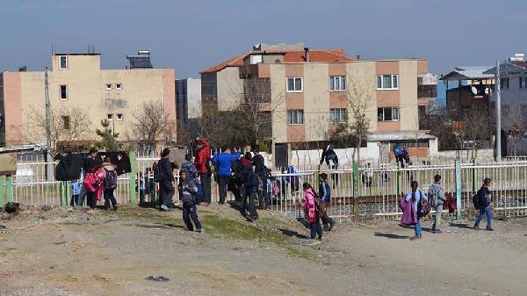 Öğrencilerden tehlikeli geçiş