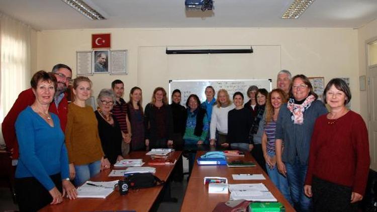 Yerleşik yabancılara Türkçe eğitimi