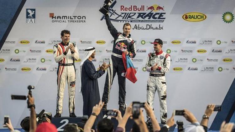 Red Bull Air Race sezonu sürpriz zaferle açıldı