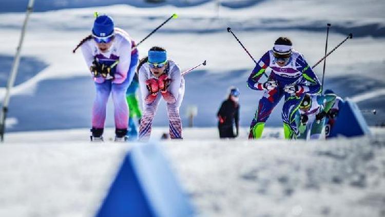 Kayaklı koşuda zafer Rusyanın