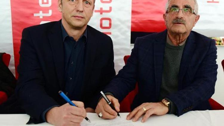 Kardemir Karabükspor Zoran Barisicle imzaladı