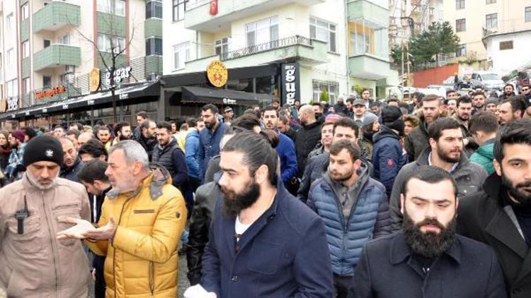 Trabzonda işyeri sahiplerinden sigara yasağına tepki eylemi