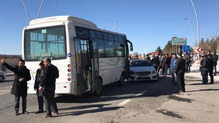 Şanlıurfa’da otobüs otomobille çarpıştı: 3 yaralı