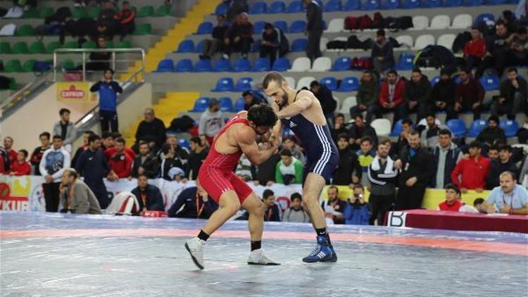 U23 Türkiye Güreş Şampiyonası Rize’de başladı