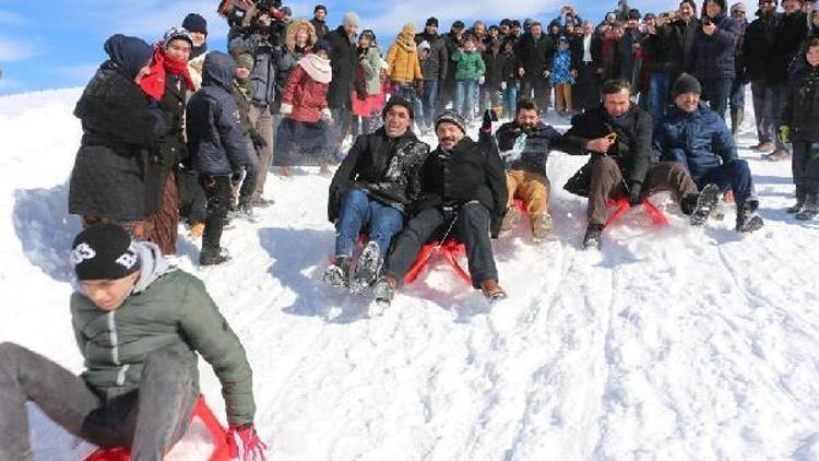 Kar festivalinde renkli görüntüler