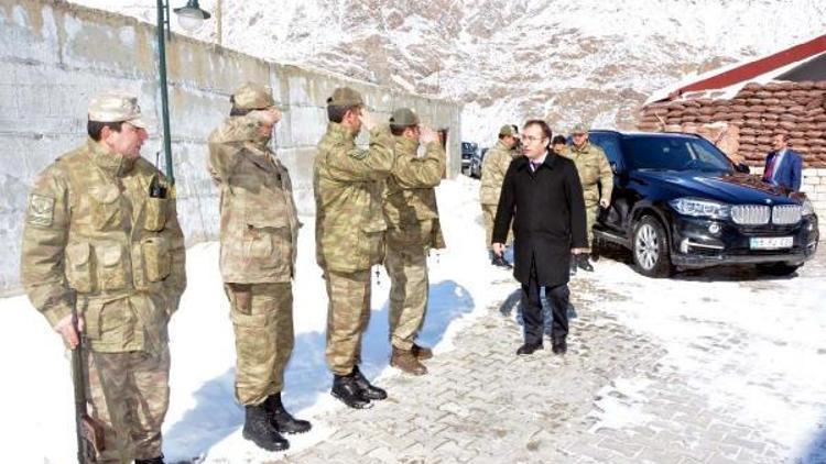 Başkan Vekili Akgül, karakolları ziyaret etti