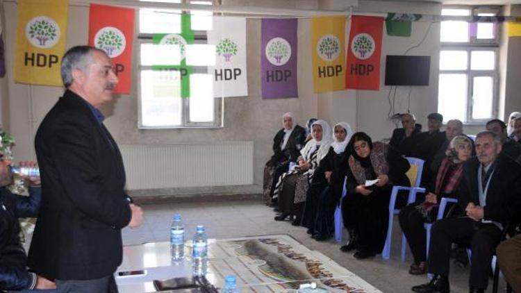 HDPli vekiller, Yüksekova’da halk toplantısı yaptı