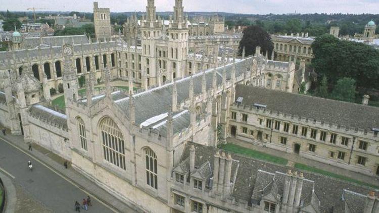 Oxford Üniversitesi 700 yılın ardından yurtdışında kampüs açabilir