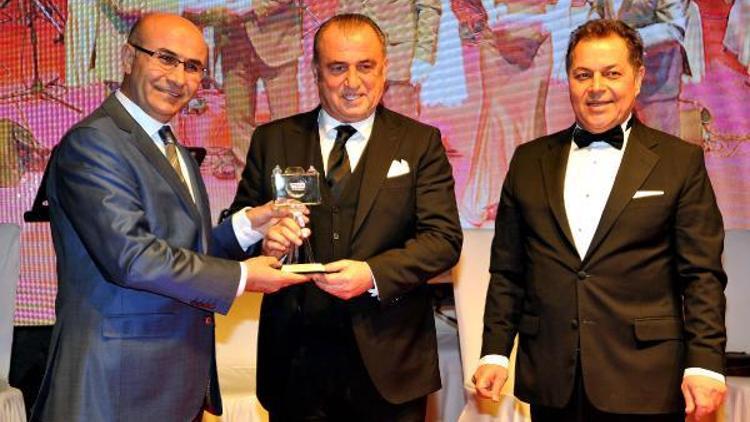 Fatih Terime memleketi Adanada Onur Ödülü verildi