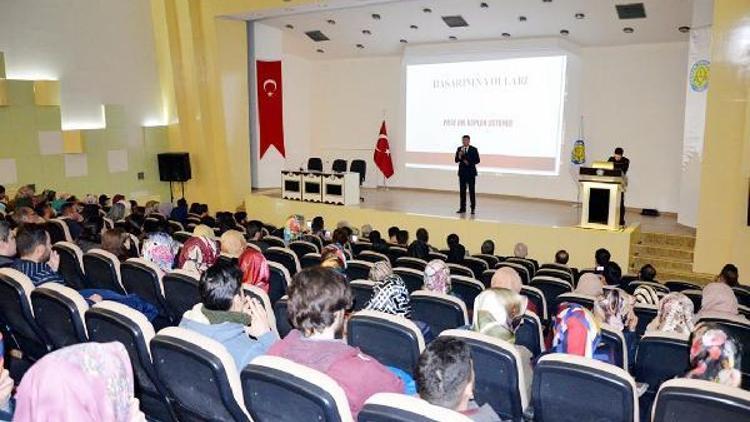 Öğrencilere, başarının yolları anlatıldı