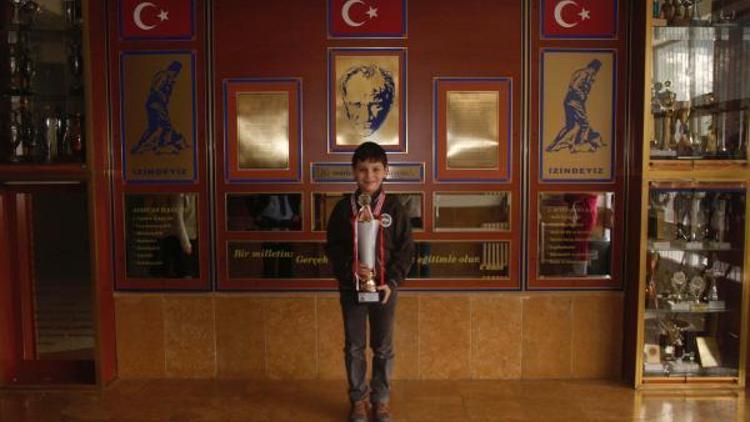 8 yaşındaki şampiyon Brezilya yolcusu