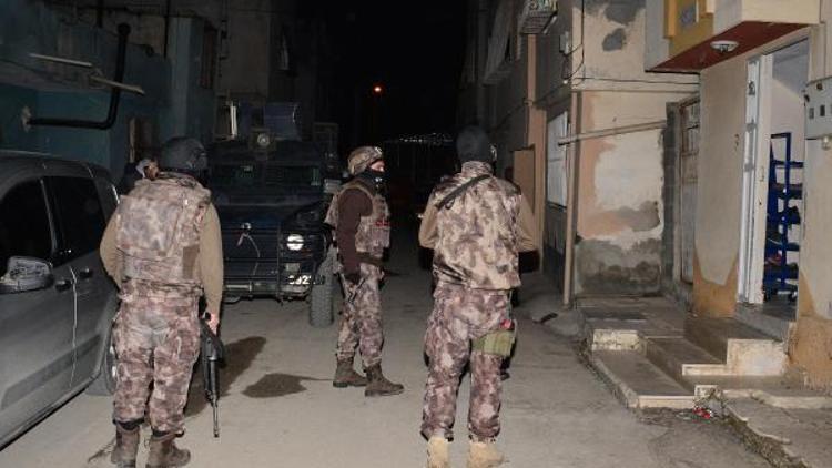Adanada silah kaçakçılarına operasyon