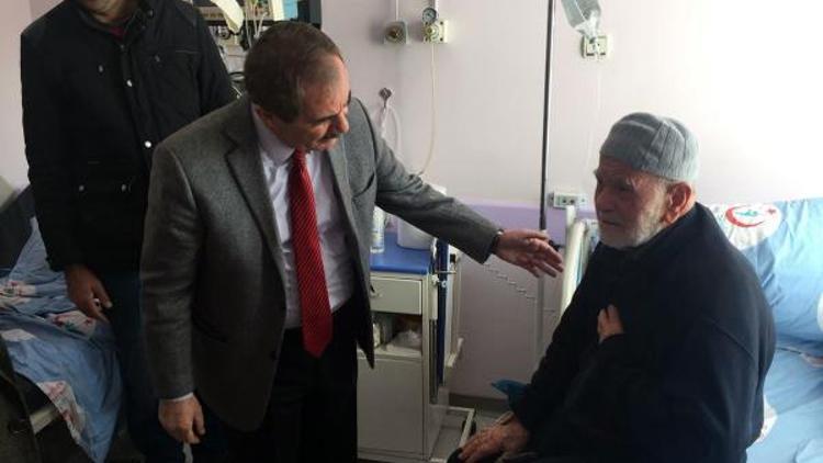 Başkan Gürsoy, hasta ve yaşlıları ziyaret etti