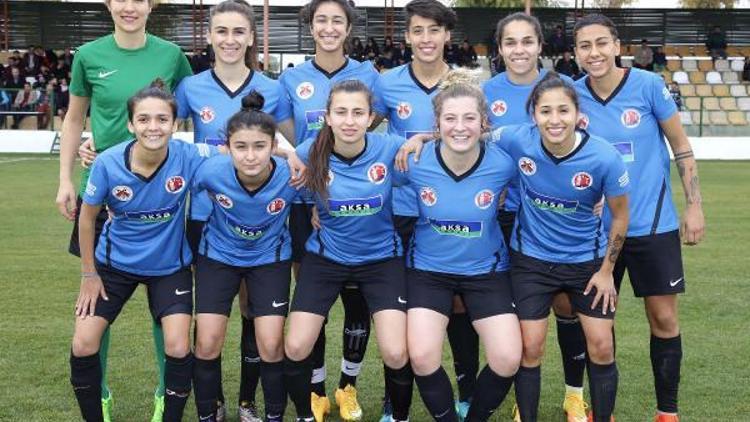 Kadın futbolcular Adana yolcusu