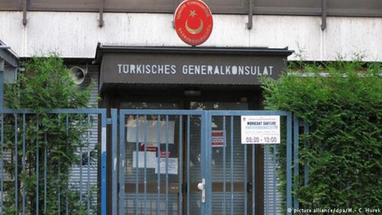 Türk konsoloslukları suçlamaları geri çevirdi