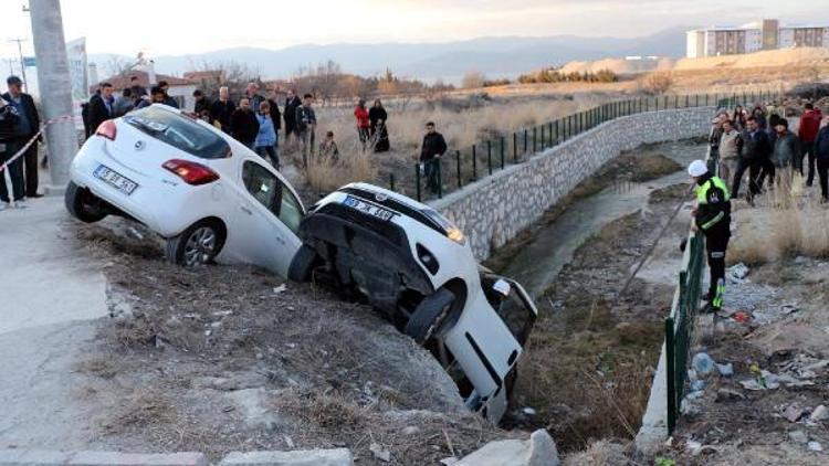 Burdurda kaza: 3ü öğrenci, 6 yaralı