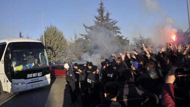 Fenerbahçeye Gaziantepte protestolu karşılama