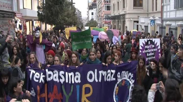 Kadıköy’de kadınlardan eylem