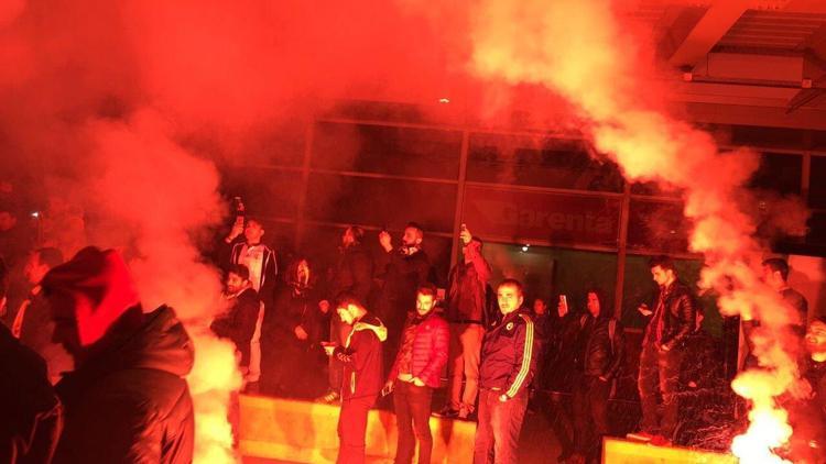 Fenerbahçeli taraftarlar Sabiha Gökçende isyan etti