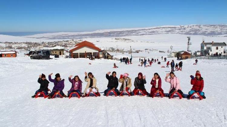 Ercişli öğrenciler kayak sporuyla tanıştı