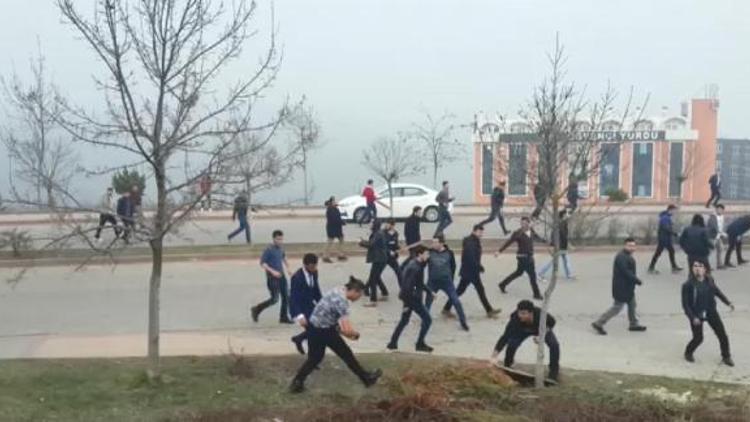 Kocaeli Üniversitesinde öğrenciler birbirine girdi: 47 gözaltı