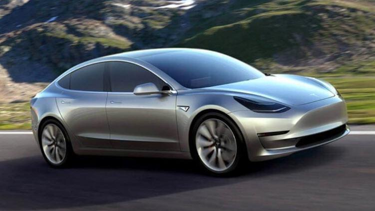 Teslanın yeni otomobili fena geliyor