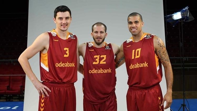 Galatasarayda Preldzic ve Blake Schilb kadro dışı