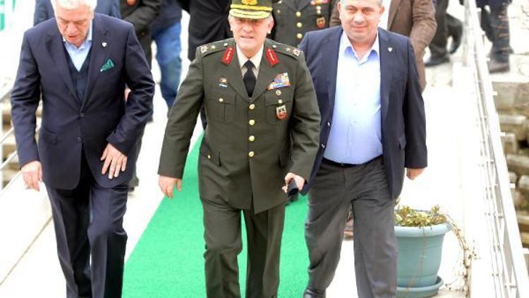 Bursaspor’a, Tuğgeneral Ahmet Hacıoğlu’ndan ziyaret