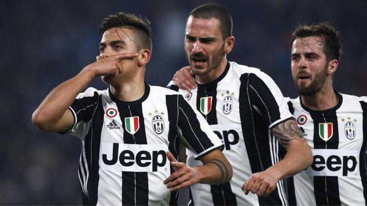 Juventus Napoliyi 3ledi finale göz kırptı