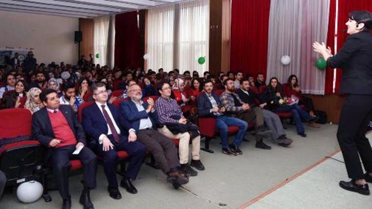 AKÜde Söndür Şu Sigarayı konferansı