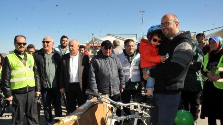 Yalova’da pedallar Yeşilay için döndü