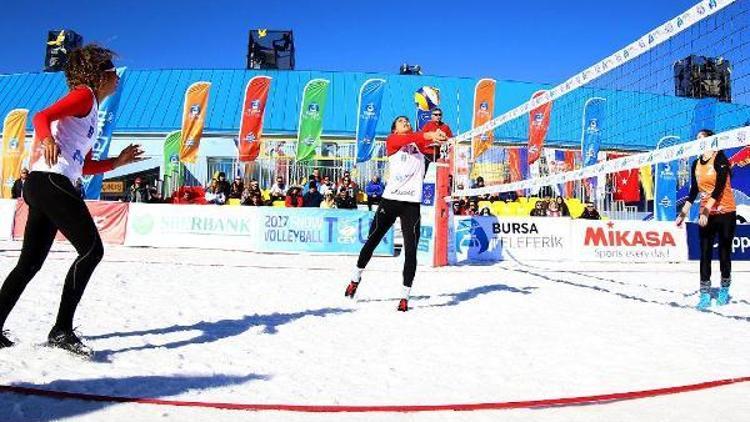 Kar voleybolunda Türkiye gümüş ve bronz madalya aldı