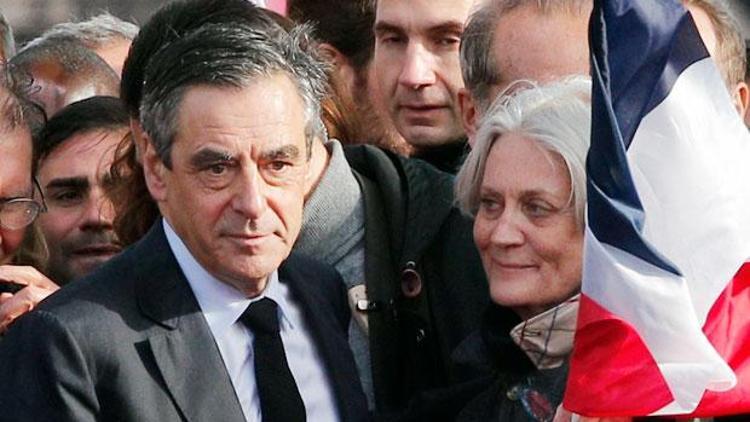 Fillon: Gemiyi terk edenleri sorgulamalıyım