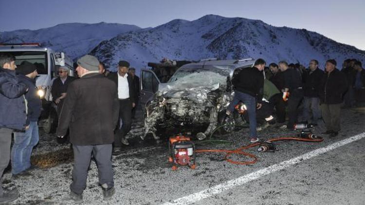 Tatvanda ambulans hafi ticari araçla çarpıştı: 1i hemşire 4 ölü, 1 yaralı