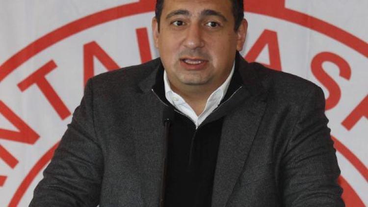 Antalyaspor Başkanı Öztürk: Etooyla 3 yıllık anlaşmak riskli