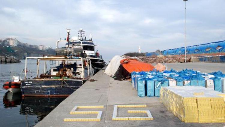 Balıkçı teknesinde 81 bin paket kaçak sigara; 3 gözaltı