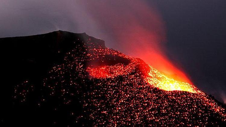 Alaskadaki Bogoslof yanardağı tekrar faaliyete geçti