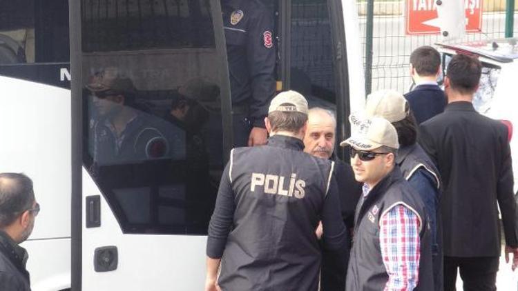 Savur Belediyesi eski başkanı terör örgütü üyesi suçlamasıyla mahkemeye çıkarıldı